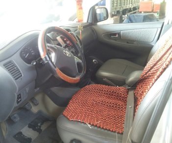 Toyota Innova E 2012 - Bán xe Toyota Innova 2.0E 2012, màu bạc