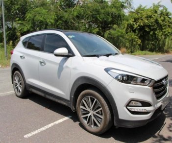 Hyundai Tucson 2015 - Cần bán Hyundai Tucson sản xuất năm 2015, màu trắng, nhập khẩu, 890tr