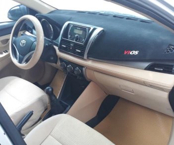 Toyota Vios E 2015 - Chính chủ cần bán Toyota Vios E, màu bạc