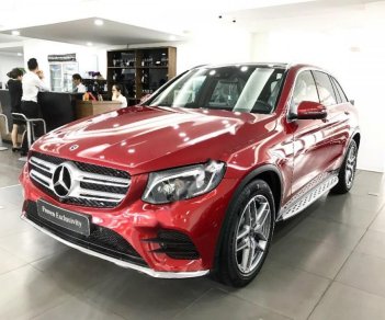 Mercedes-Benz Smart GLC 300 2018 - Bán xe Mercedes GLC 300 năm 2018, màu đỏ