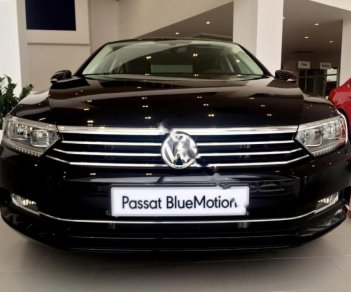 Volkswagen Passat 1.8 Bluemotion 2017 - Bán Volkswagen Passat 1.8 Bluemotion sản xuất 2017, màu đen, nhập khẩu