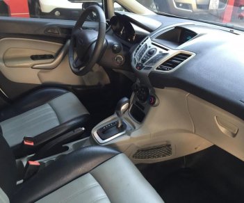 Ford Fiesta 2015 - Bán ô tô Ford Fiesta đời 2015, màu trắng