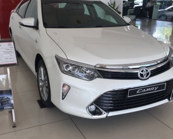 Toyota Camry 2.5Q 2018 - Bán ô tô Toyota Camry 2.5Q năm 2018, màu trắng