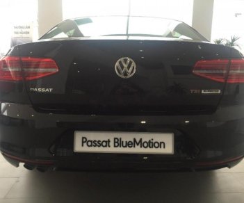 Volkswagen Passat 1.8 Bluemotion 2017 - Bán Volkswagen Passat 1.8 Bluemotion sản xuất 2017, màu đen, nhập khẩu