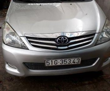 Toyota Innova 2010 - Bán xe Toyota Innova năm sản xuất 2010, màu bạc