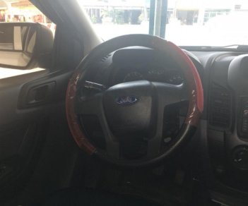 Ford Ranger XLS 2.2L 4x2 MT 2015 - Bán Ford Ranger XLS 2.2L 4x2 MT sản xuất năm 2015, màu trắng, nhập khẩu