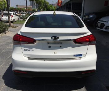 Kia Cerato MT 2017 - Bán Kia Cerato MT năm sản xuất 2017, màu trắng, giá cạnh tranh, giao xe nhanh