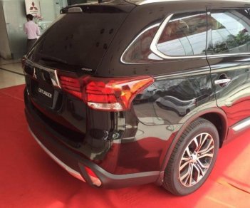 Mitsubishi Stavic 2.0 CVT 2018 - Bán Mitsubishi Outlander 2.0 CVT sản xuất năm 2018, màu đen giá cạnh tranh