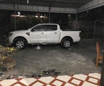 Ford Ranger XLT 2.2L 4x4 MT 2015 - Bán Ford Ranger XLT 2.2L 4x4 MT sản xuất 2015, màu trắng, xe nhập  