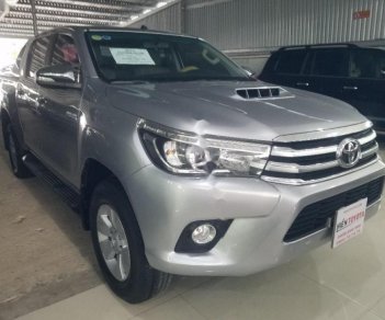 Toyota Hilux 3.0 2016 - Bán ô tô Toyota Hilux 3.0 đời 2016, màu bạc, nhập khẩu xe gia đình