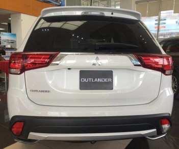 Mitsubishi Outlander 2018 - Bán ô tô Mitsubishi Outlander năm 2018, màu trắng