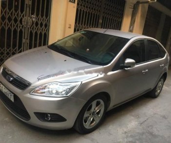 Ford Focus 2013 - Bán xe Ford Focus đời 2013, màu bạc giá cạnh tranh