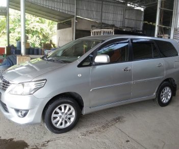 Toyota Innova E 2012 - Bán xe Toyota Innova 2.0E 2012, màu bạc