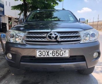 Toyota Fortuner 2.5G 2010 - Cần bán lại xe Toyota Fortuner 2.5G năm sản xuất 2010, màu xám giá cạnh tranh