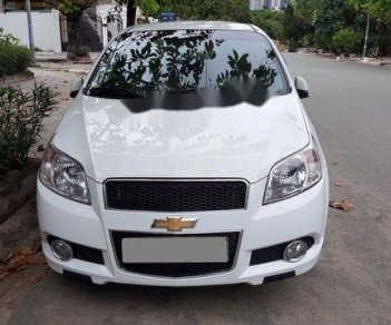 Chevrolet Aveo   LT  2017 - Cần bán gấp Chevrolet Aveo LT sản xuất 2017, màu trắng như mới, giá tốt