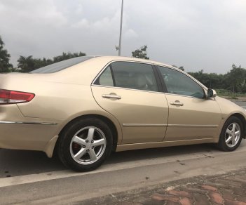 Honda Accord 2004 - Cần bán gấp Honda Accord năm 2004 màu vàng, 350 triệu, xe nhập