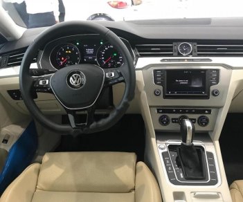 Volkswagen Passat 1.8 Bluemotion 2018 - Bán xe Volkswagen Passat 1.8 Bluemotion sản xuất 2018, màu xám, nhập khẩu