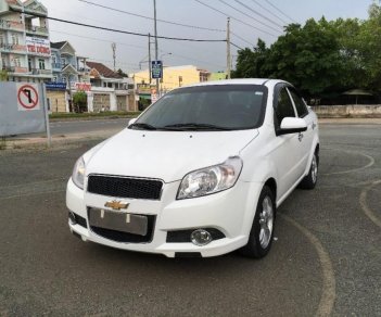 Chevrolet Aveo 2017 - Cần bán xe Chevrolet Aveo năm 2017, màu trắng, giá 395tr