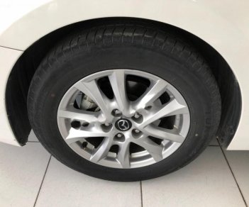 Mazda 3 1.5 AT 2015 - Chính chủ bán xe Mazda 3 1.5 AT đời 2015, màu trắng