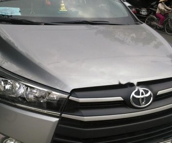 Toyota Innova E 2017 - Bán ô tô Toyota Innova E đời 2017, màu bạc