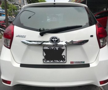 Toyota Yaris 2015 - Bán ô tô Toyota Yaris đời 2015, màu trắng, nhập khẩu như mới giá cạnh tranh