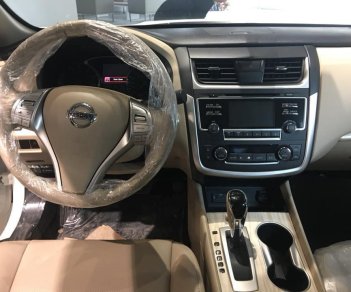 Nissan Teana 2018 - Bán ô tô Nissan Teana đời 2018, màu bạc, nhập khẩu