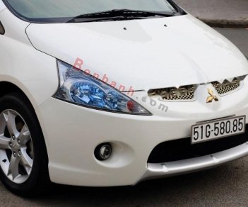 Mitsubishi Grandis 2.4 AT 2011 - Cần bán xe Mitsubishi Grandis 2.4 AT đời 2011, màu trắng xe gia đình