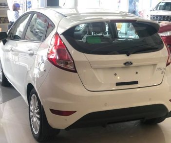 Ford Fiesta 2018 - Bán xe Ford Fiesta đời 2018, màu trắng, 520 triệu