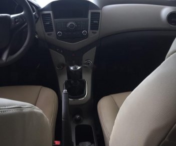 Chevrolet Cruze LS 2015 - Bán ô tô Chevrolet Cruze LS sản xuất năm 2015, màu trắng còn mới giá cạnh tranh