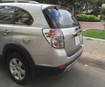 Chevrolet Captiva LT 2010 - Cần bán xe Chevrolet Captiva LT sản xuất 2010, màu bạc, giá chỉ 365 triệu