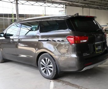 Kia VT250 3.3AT 2016 - Bán Kia Sedona 3.3AT đời 2016, màu nâu