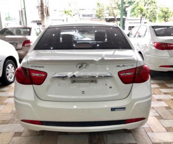 Hyundai Avante 2013 - Bán Hyundai Avante đời 2013, màu trắng số sàn