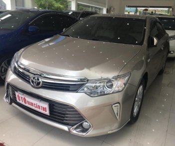 Toyota Camry 2.0E 2016 - Cần bán Toyota Camry 2.0E đời 2016, giá chỉ 935 triệu