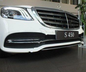 Mercedes-Benz S class S450L Luxury 2018 - Cần bán Mercedes S450L Luxury năm sản xuất 2018, màu trắng, giá tốt 