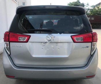 Toyota Innova 2.0E 2017 - Cần bán Toyota Innova 2.0E đời 2017, màu bạc, 705tr