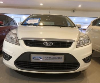 Ford Focus 1.8L  2011 - Bán xe Ford Focus 1.8L Hatchback đời 2011, màu trắng, xe chính hãng