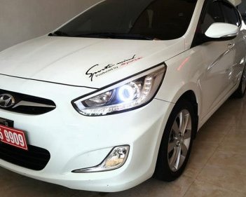 Hyundai Accent  1.4 AT  2014 - Cần bán gấp Hyundai Accent 1.4 AT đời 2014, xe đi hơn 2 vạn km chút, màu trắng, không đâm đụng