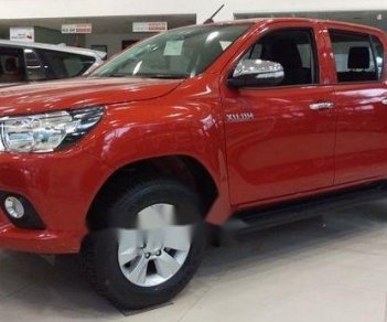 Toyota Hilux   2.4E  2018 - Bán ô tô Toyota Hilux 2.4E đời 2018, màu cam