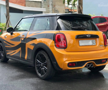 Mini Cooper 2014 - Cần bán xe Mini Cooper sản xuất năm 2014, màu vàng, xe nhập