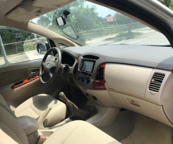 Toyota Innova G 2008 - Cần bán lại xe Toyota Innova G đời 2008, màu bạc xe gia đình