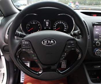 Kia Cerato 2.0AT 2018 - Bán xe Cerato 2.0 AT 2018 full option thủ tục nhanh chóng, hỗ trợ vay 80-90%, lãi suất thấp-LH: 01695.383.514