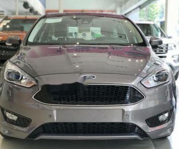 Ford Focus  Sport Ecoboost 2018 - Bán xe Ford Focus Sport Ecoboost đời 2018, màu xám, giá tốt