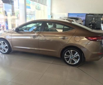 Hyundai Elantra 2.0 AT 2018 - Cần bán Hyundai Elantra 2.0 AT năm sản xuất 2018, giá chỉ 659 triệu