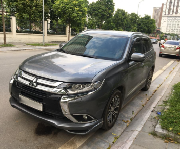 Mitsubishi Outlander 2016 - Cần bán xe Mitsubishi Outlander năm 2016 màu xám (ghi), nhập khẩu nguyên chiếc