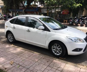 Ford Focus 2010 - Bán Ford Focus đời 2010, màu trắng, nhập khẩu nguyên chiếc