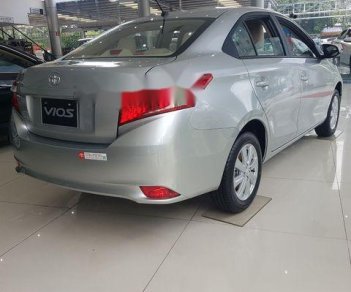 Toyota Vios 2018 - Bán ô tô Toyota Vios năm sản xuất 2018, màu bạc, giá tốt