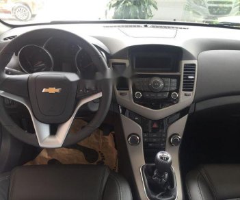 Chevrolet Cruze   LT 2018 - Cần bán xe Chevrolet Cruze LT đời 2018, màu trắng