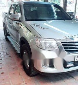 Toyota Hilux 2011 - Cần bán gấp Toyota Hilux năm 2011, màu bạc, 395tr
