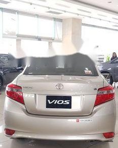 Toyota Vios   1.5E 2018 - Bán xe Toyota Vios 1.5E đời 2018, màu ghi vàng 