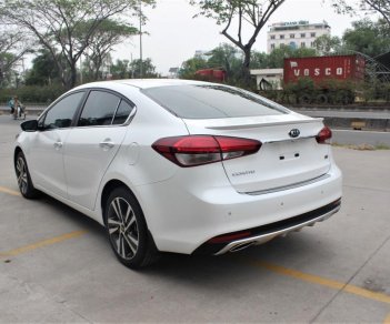 Kia Cerato 2.0AT 2018 - Bán xe Cerato 2.0 AT 2018 full option thủ tục nhanh chóng, hỗ trợ vay 80-90%, lãi suất thấp-LH: 01695.383.514